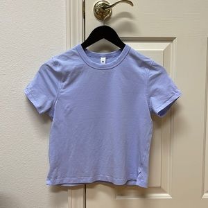 Classic fit cotton blend Lulu T in excellent condition.